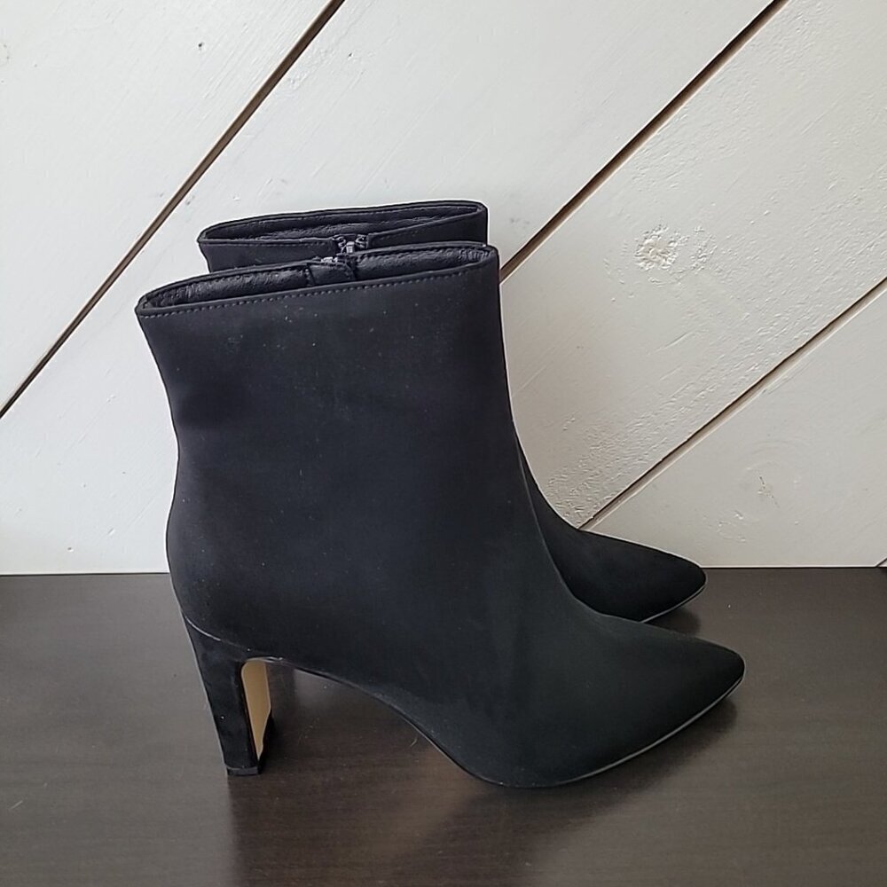 NEW Chinese Laundry Women's 9 Heels Boots Erin Ankle Boot, Black Faux Suede